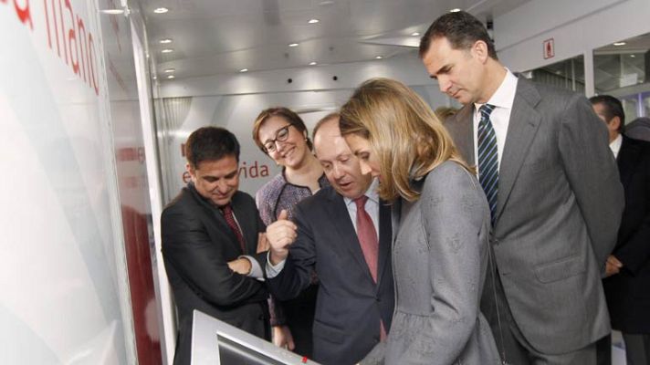 Telediario 1 - Los príncipes en los 75 años de RNE