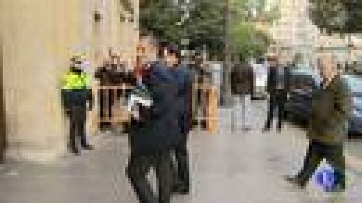 Telediario 1 - Camps intenta desmontar acusaciones