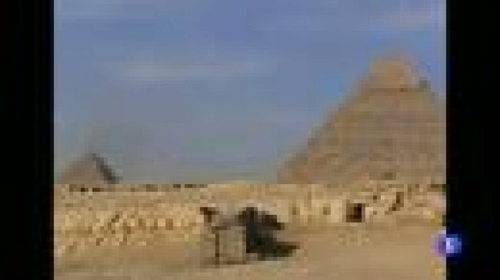 Telediario 1 - El turismo y la inestabilidad