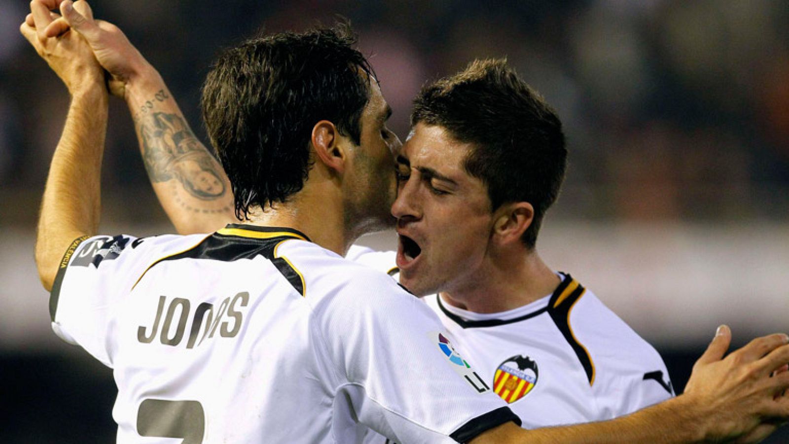 El Valencia, que se enfrenta esta jornada a Osasuna, ya ha llegado a tierras navarras, donde jugará un difícil partido con nueve bajas.