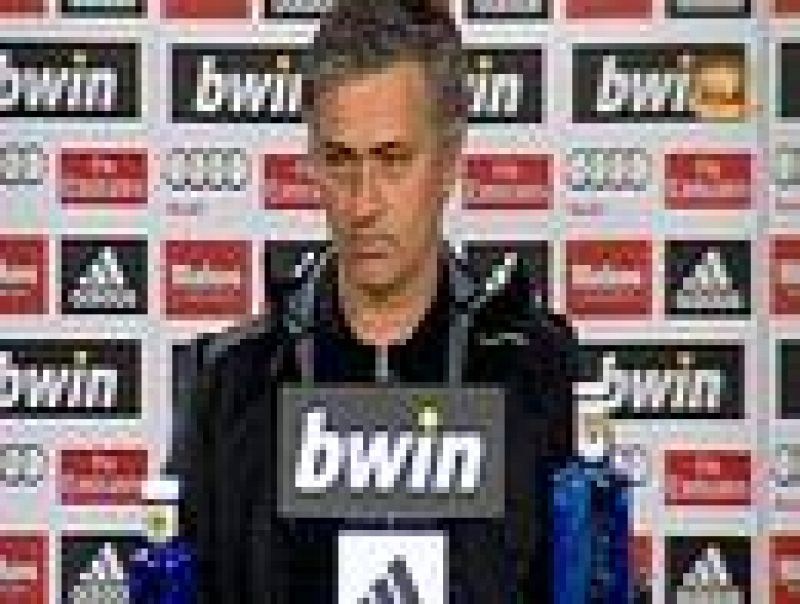 Mourinho, Arbeloa y Casillas han desmentido que exista una desunión en el vestuario del Real Madrid, que ha ganado 4-1 al Athletic de Bilbao en la jornada liguera.