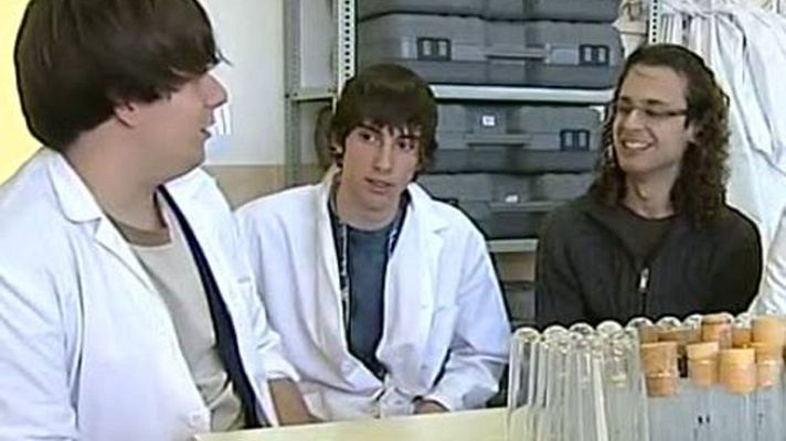 Telediario 1 - Experimentos en el espacio con Youtube Space Lab