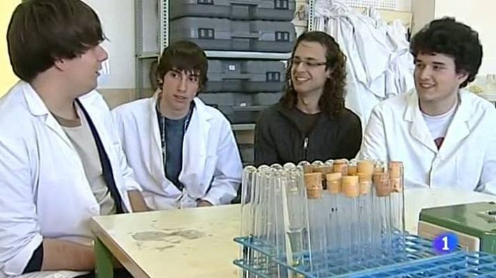 Telediario 1 - Experimentos en el espacio con Youtube Space Lab