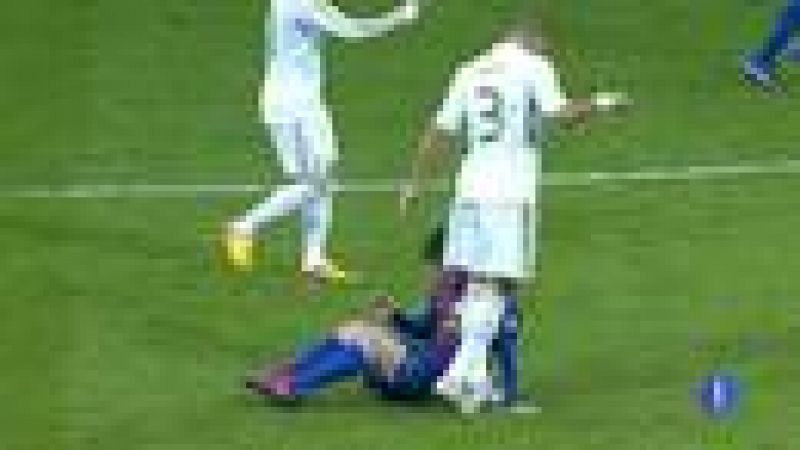 El portugués del Real Madrid Pepe no ha sido sancionado por el Comité de competición por su pisotón a Messi en la ida de los cuartos de Copa con el Barça y solo ha sido sancionado por la amarilla que recibió.