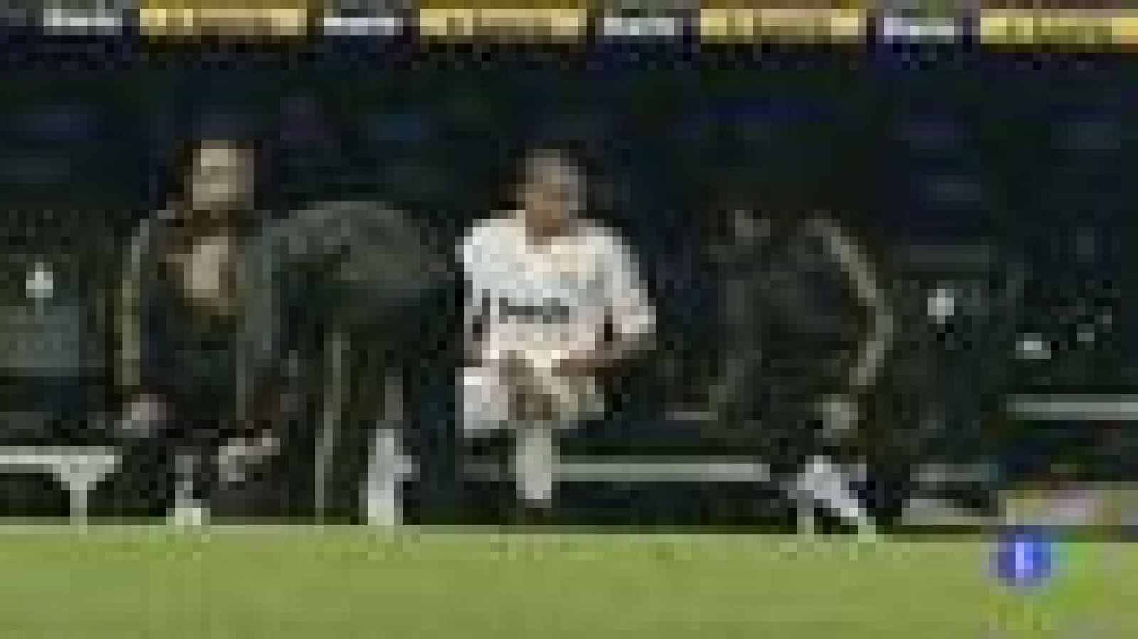 El clásico comienza a calentar motores. El Reqal Madrid viajará a Barcelona después de llevar a cabo un entrenamiento en Valdebebas. Será el momento de comprobar si Pepe ha superado sus molestias. Si está en condiciones, Mourinho lo alineará en el Ca