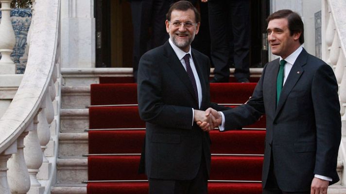 Telediario 1 - Rajoy asegura en su visita a Portugal que España cumplirá el objetivo del déficit