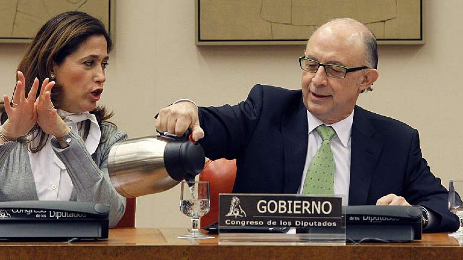 Cristóbal Montoro adelanta que España terminó 2011 con 5,4 millones de parados