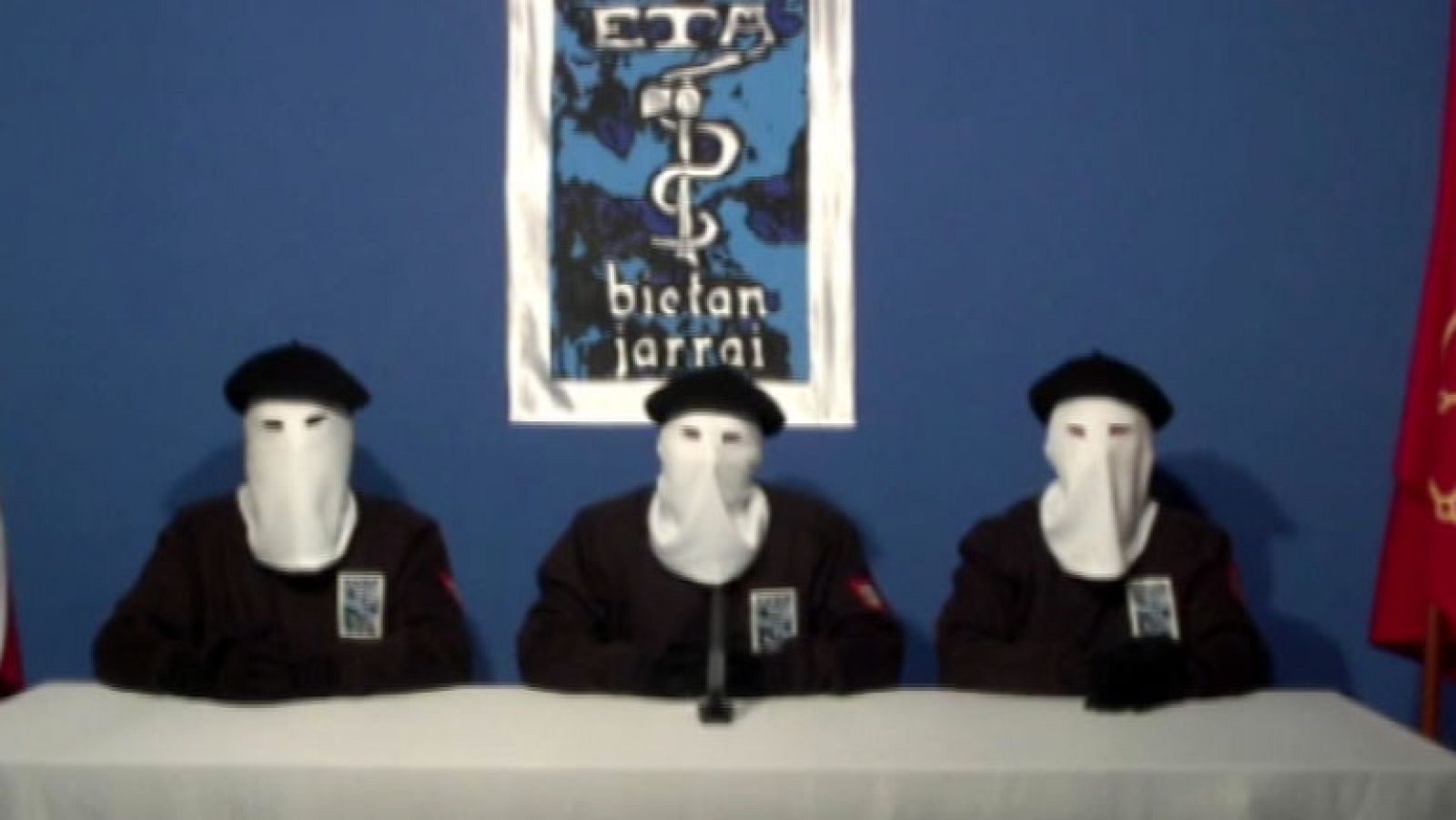 ETA comunica con los verificadores internacionales su compromiso del cese de la actividad terrorista