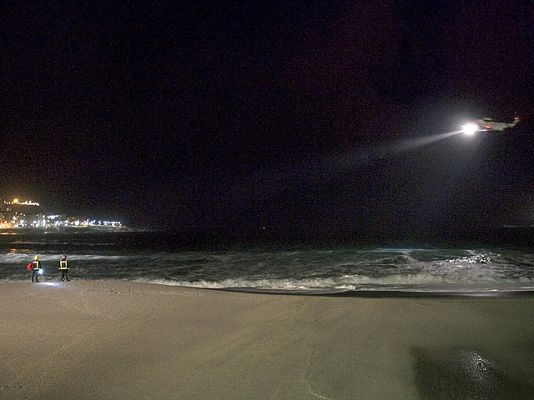 Telediario 1 - Cuatro personas desaparecidas en la playa del Orzán en A Coruña