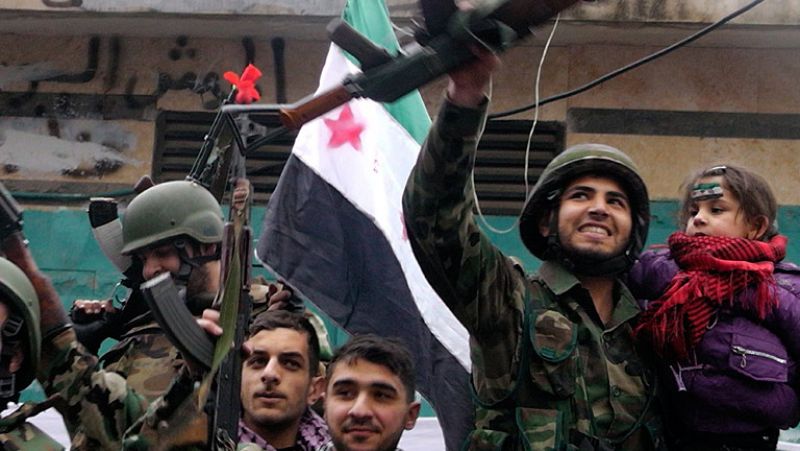 La oposición siria asegura que 65 personas han muerto en la represión en Hama y Homs