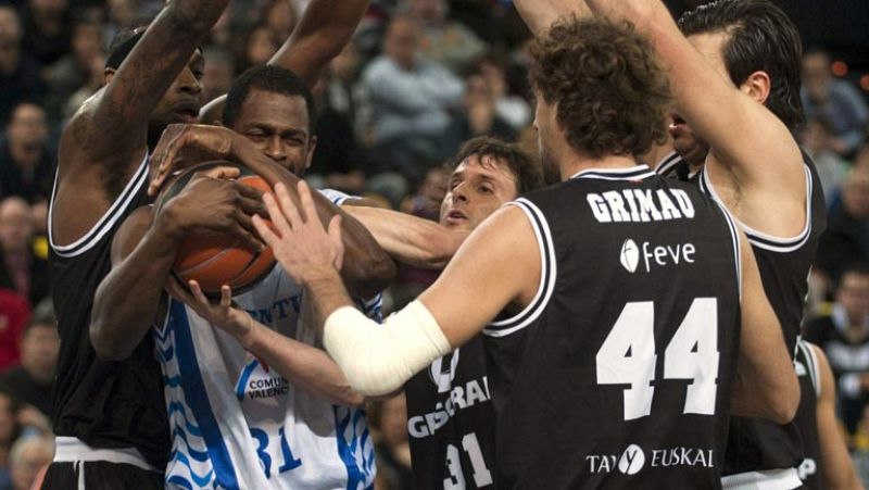 El Gescrap Bizkaia supo aprovechar la ventaja lograda en el primer cuarto ante el Lucentum Alicante, para acabar llevándose un cómodo triunfo (73-60)