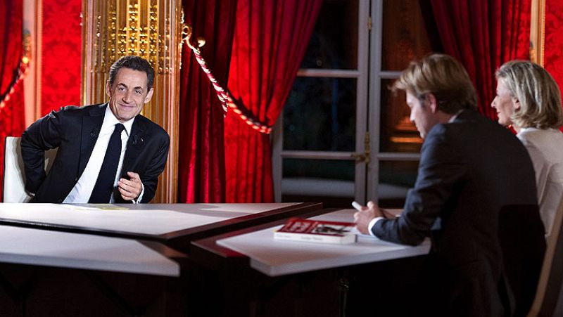 En Francia, el presidente Nicolás Sarkozy ha anunciado en una entrevista emitida por televisión  la subida del IVA. 