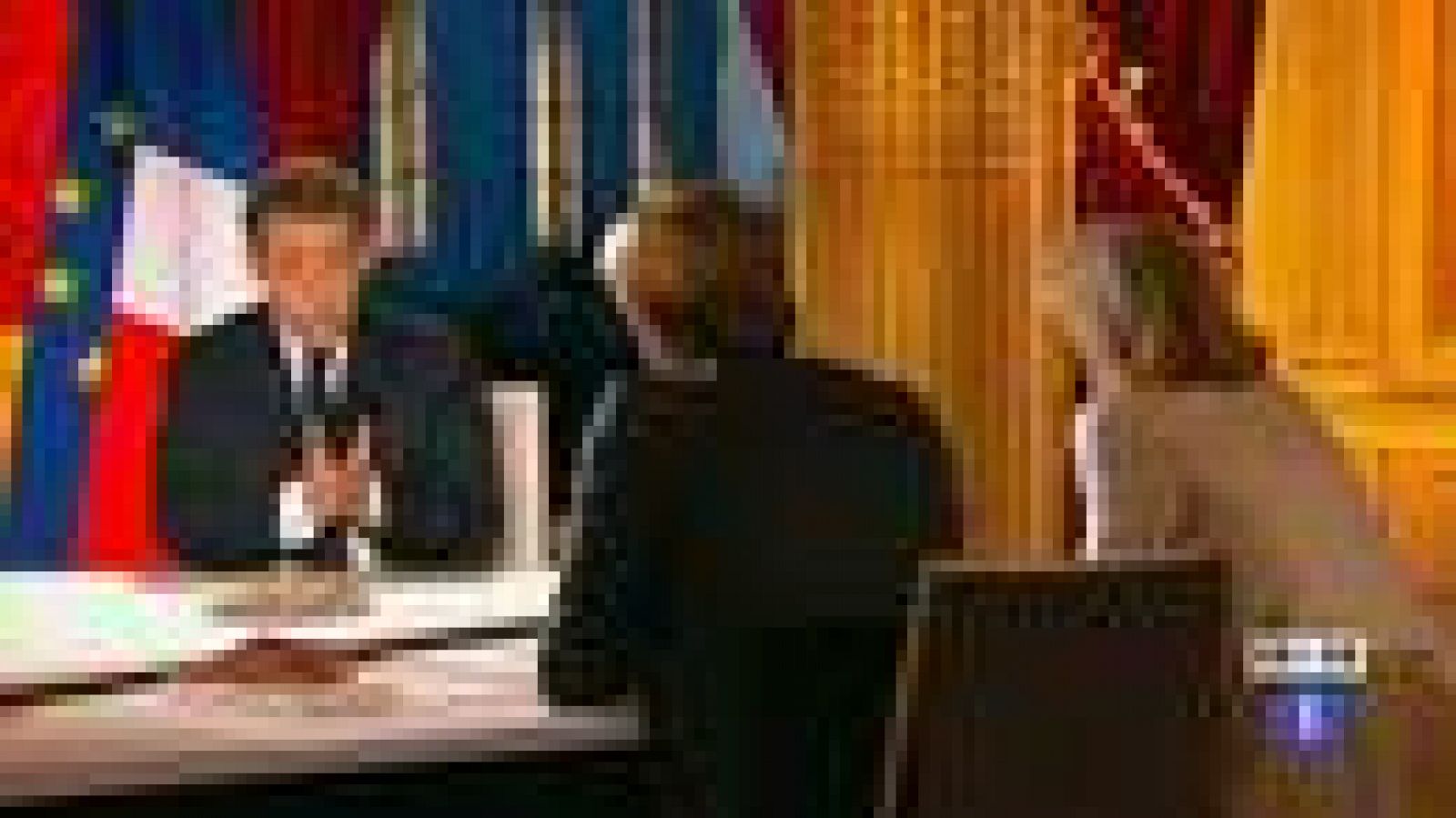 En Francia, el presidente Nicolás Sarkozy ha anunciado en una entrevista emitida por televisión  la subida del IVA. 