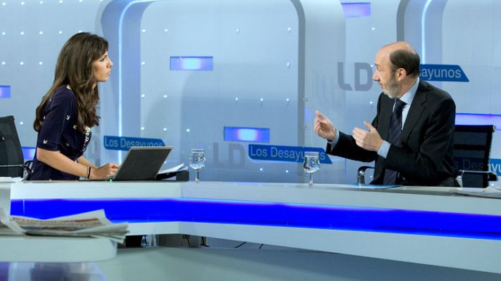Los desayunos - Los Desayunos (TVE): Rubalcaba defiende su currículo y su programa para convecer a los delegados