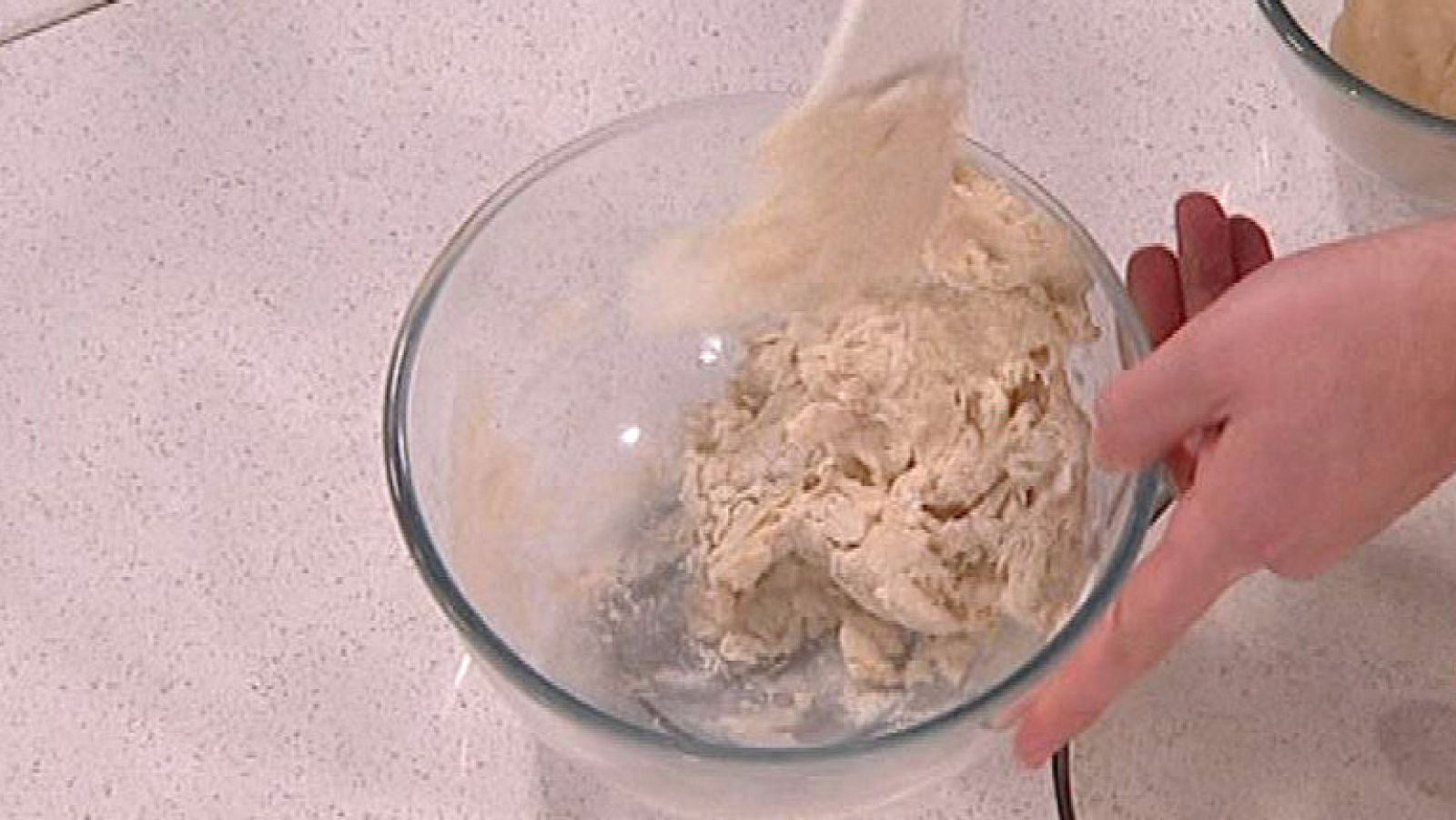 Blog Saber Cocinar - Cómo se hace la masa de las empanadillas | Ver