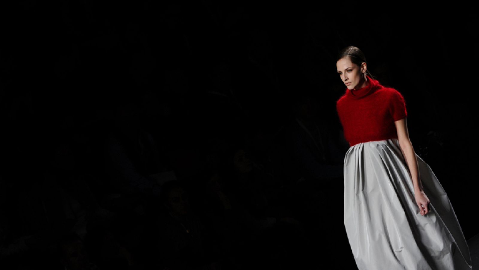 Desfile íntegro de Amaya Arzuaga | Ver