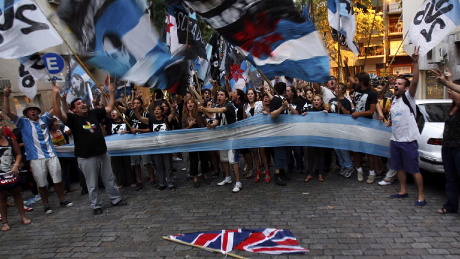 Llegada polémica del Príncipe Guillermo de Inglaterra a Las Malvinas 