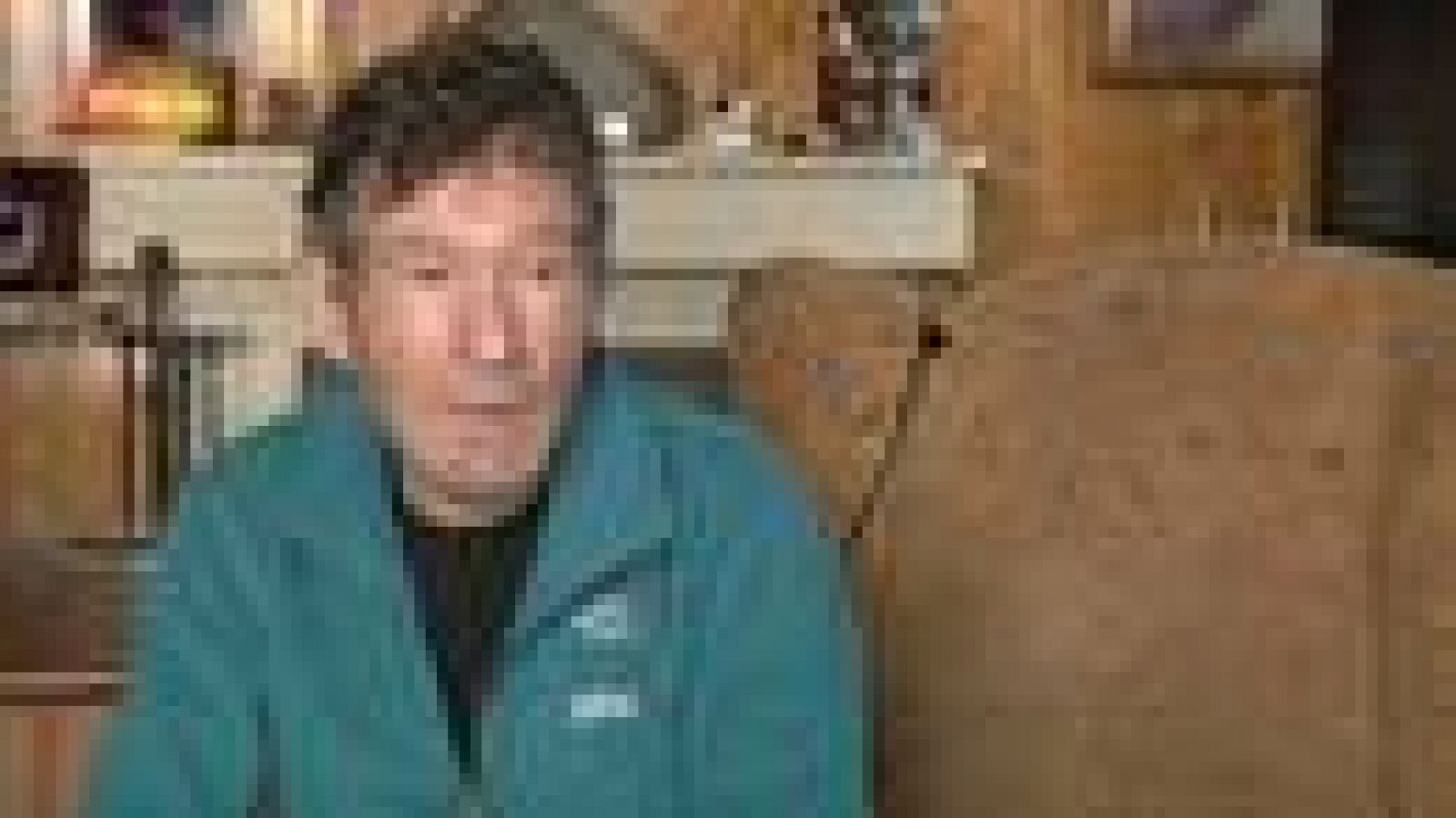 El alpinista Carlos Soria cumple 73 años inmerso en un reto titánico: completar los 14 ochomiles del planeta. Le quedan tres, y en breve viajará a Nepal para intentar atacar dos de ellos: Annapurna y Dhaulagiri. Sabe que se trata de un objetivo muy c