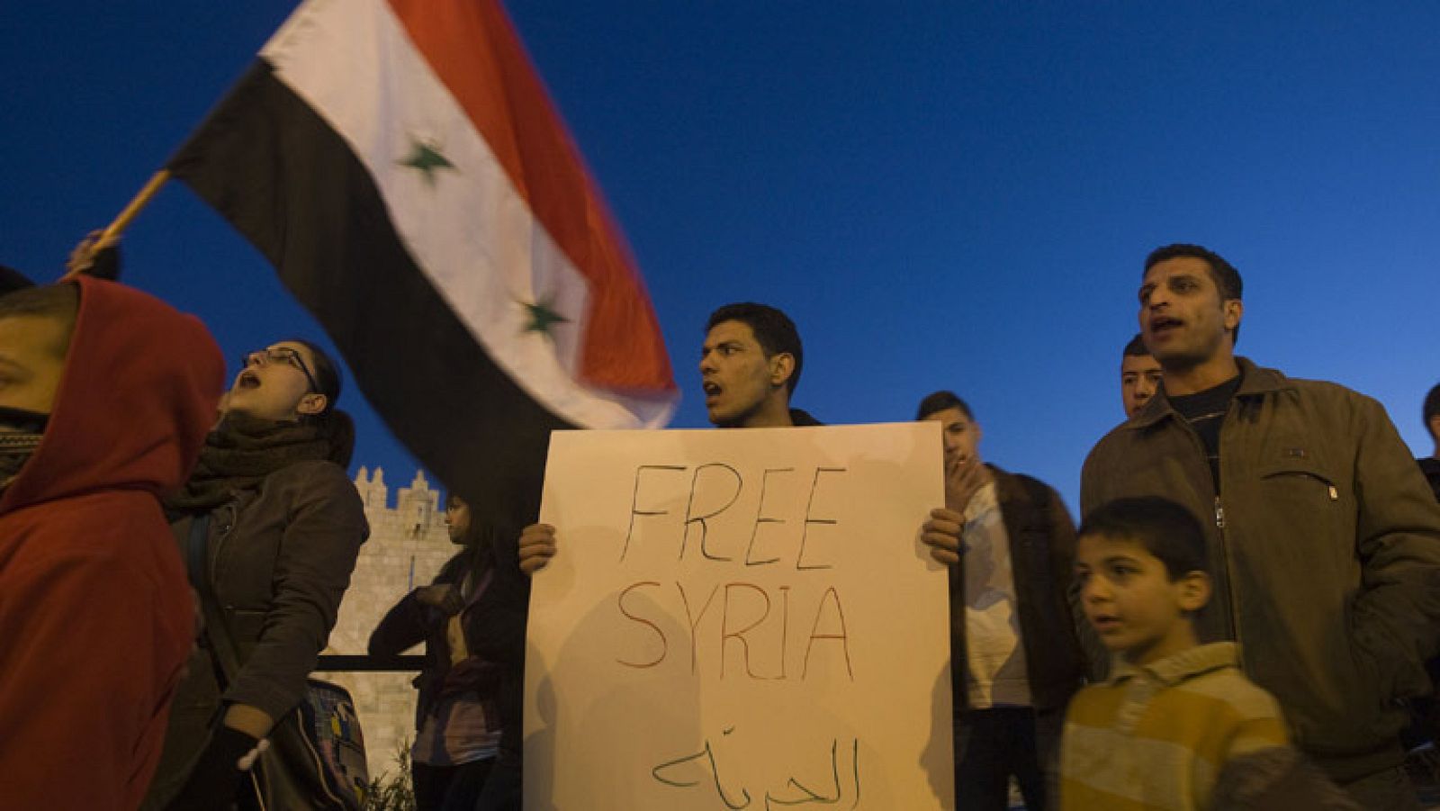 La oposición siria denuncia que Homs está sufriendo un fuerte bombardeo de artillería 