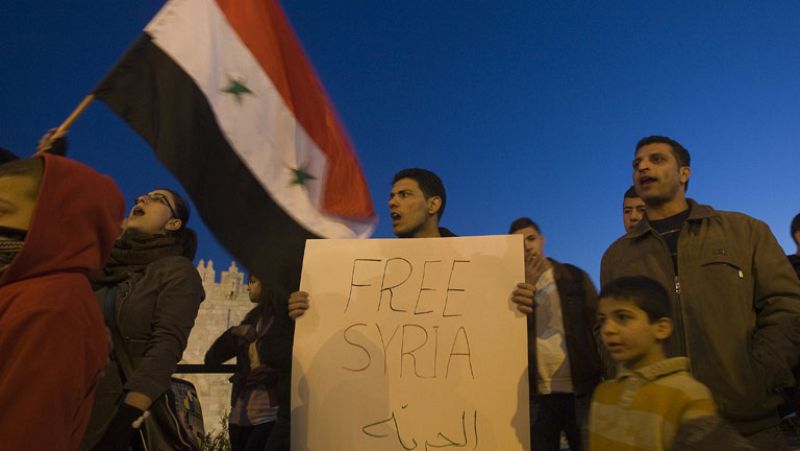 La oposición siria denuncia que Homs está sufriendo un fuerte bombardeo de artillería 