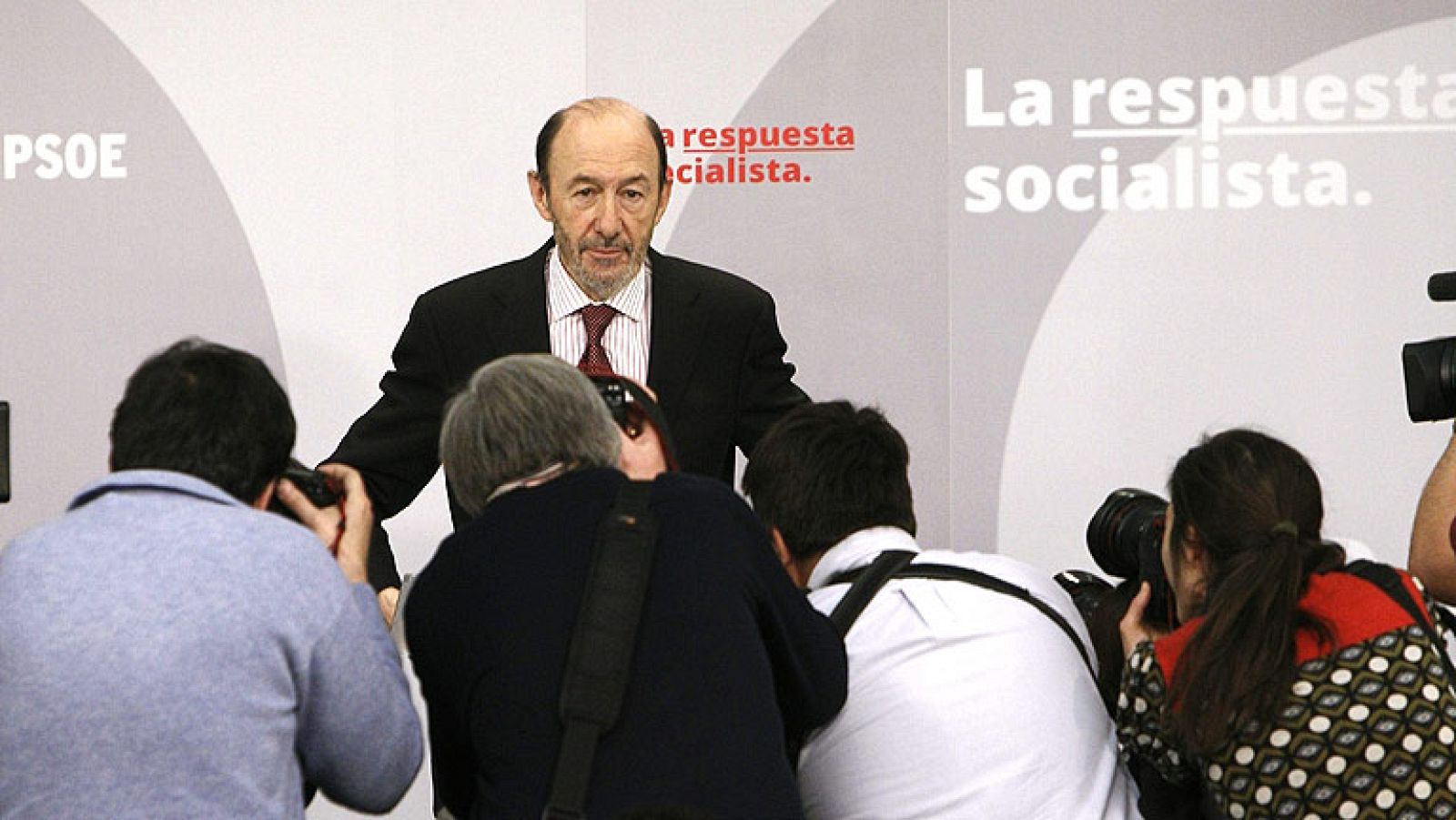 Rubalcaba cree "insólito" que un Gobierno baje en su valoración en la primera encuesta del CIS tras las eleccionesel CIS tras las elecciones