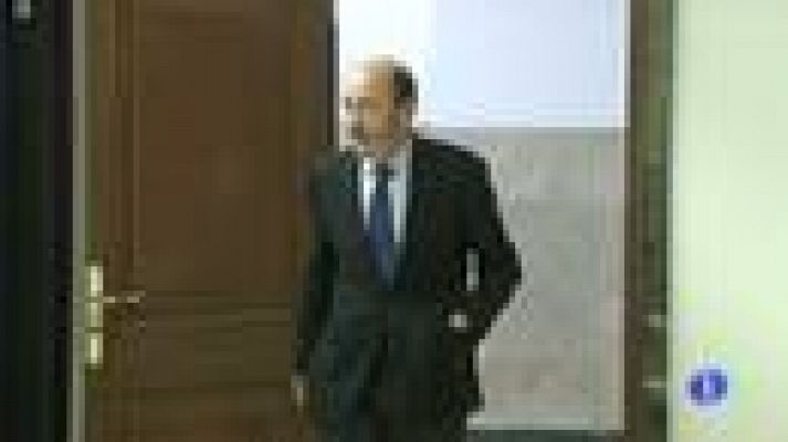 Telediario 1 - Rubalcaba se reúne con su grupo