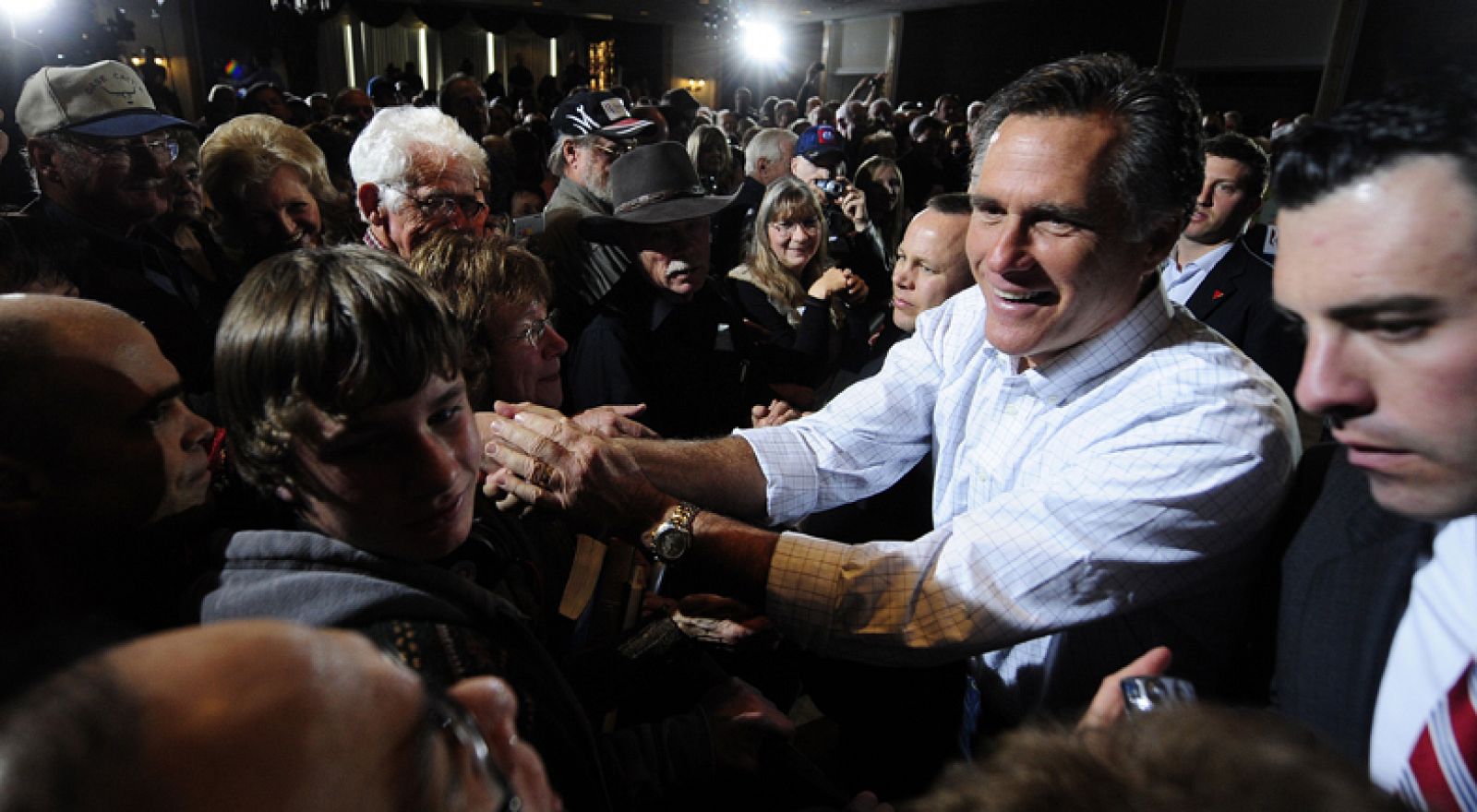 Canciones sin permiso en campañas políticas - La 2 Noticias | Ver