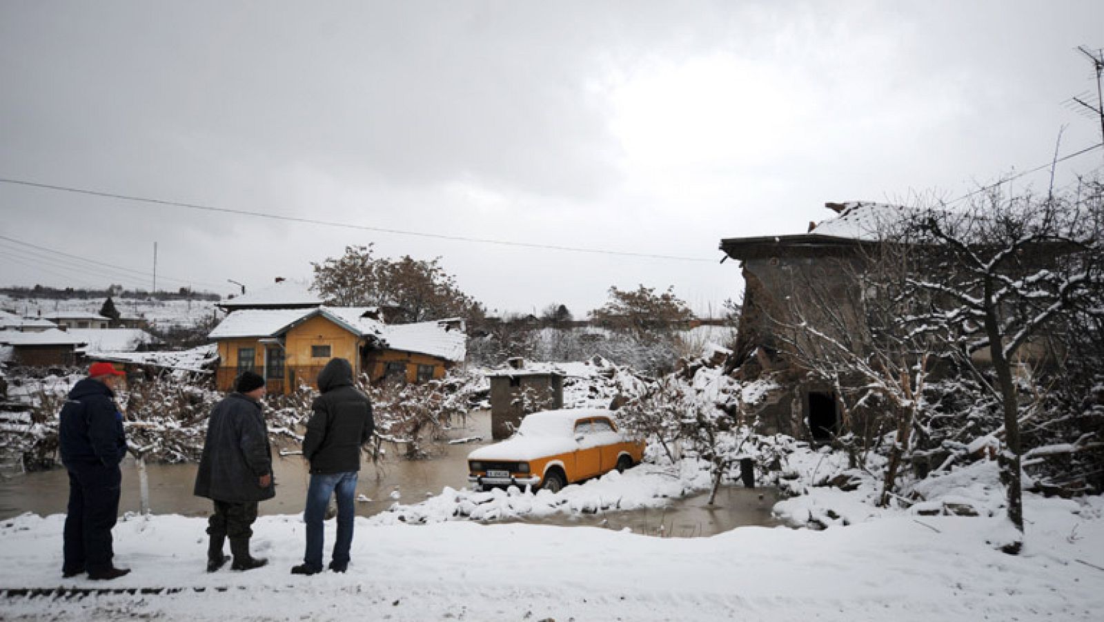 Tras la nieve, inundaciones en Europa