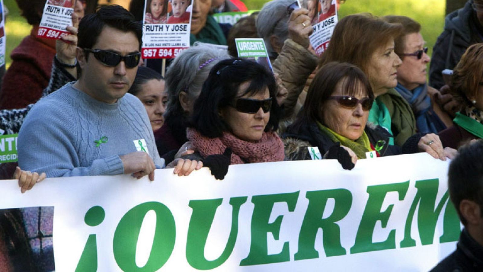 Alrededor de 3.000 personas, según la Policía Local, han participado en Huelva capital en una manifestación para reclamar el regreso de los hermanos Ruth y Jose, cuando se cumplen cuatro meses de su desaparición, el pasado 8 de octubre en Córdoba. La manifestación ha estado encabezada por Ruth Ortiz, madre de los pequeños, que junto a familiares y amigos sostenía una pancarta en la que se leía "!Queremos volver a casa!" junto a la foto de los niños. La comitiva ha partido a las 18.00 horas de la avenida de Andalucía, a la altura de la estatua de Paco Toronjo, y ha recorrido en silencio la distancia que separa este lugar hasta la Plaza de las Monjas.