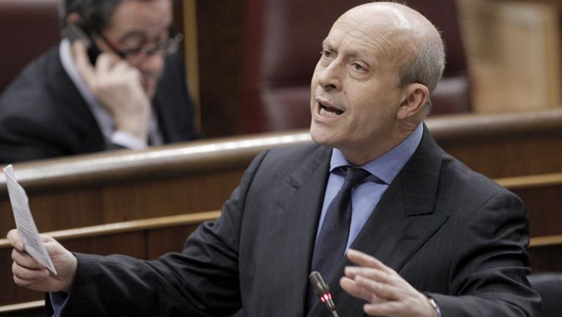 Tanto el ministro de Educación, Cultura y Deporte, José Ignacio Wert, como el secretario general del PSOE, Alfredo Pérez Rubalcaba, entre otros líderes, ha expresado su apoyo a los deportistas y su indignación por la sátira de los guiñoles.