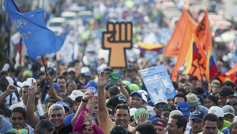 Henrique Capriles parte como favorito