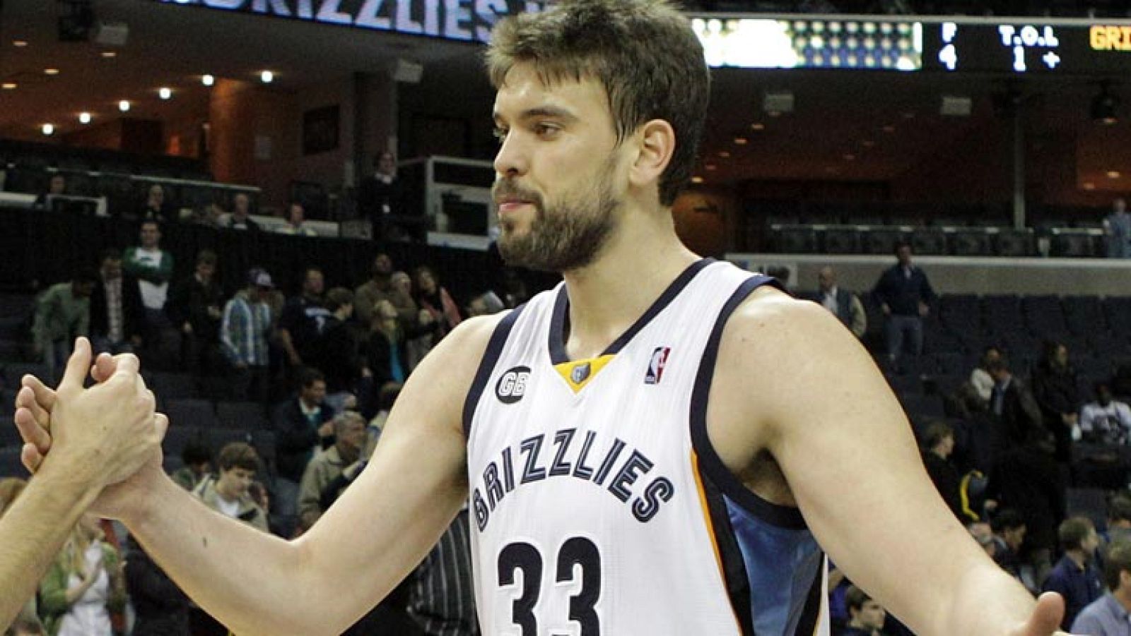 En su cuarta temporada en la NBA, y con 27 años, Marc Gasol toma el relevo de su hermano Pau en el partido de las estrellas, y será el segundo español en conseguirlo.
