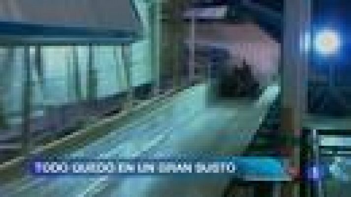 Telediario 1 - Accidente en una prueba de la Copa del Mundo de bobsleigh