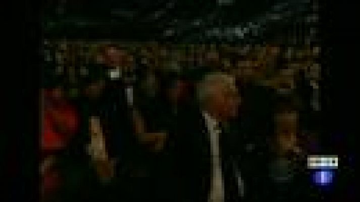 Telediario 1 - Adele reina en unos Grammy que despidieron a la diva Whitney Houston