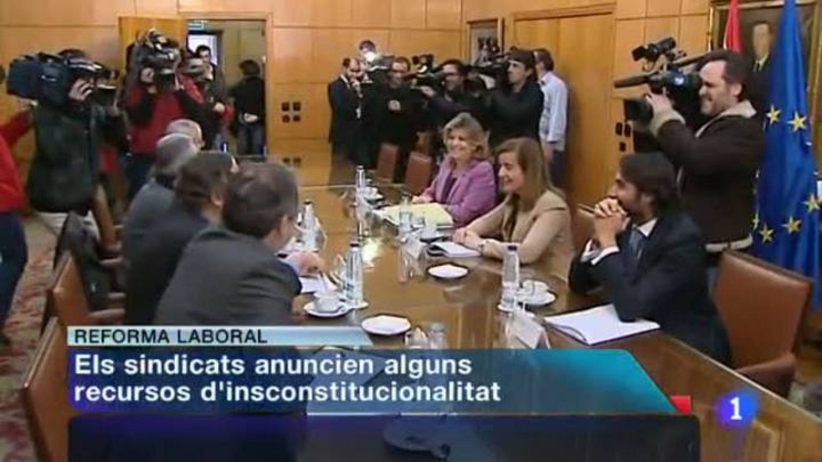 L'Informatiu: L'informatiu en 2' - 13/02/12 | RTVE Play