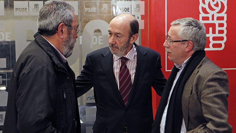 Rubalcaba, UGT y CCOO comparten el rechazo a la reforma laboral