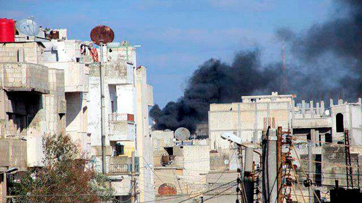 Informativo 24h - La Cruz Roja siria distribuye medicinas y alimentos en Homs pese a los bombardeos