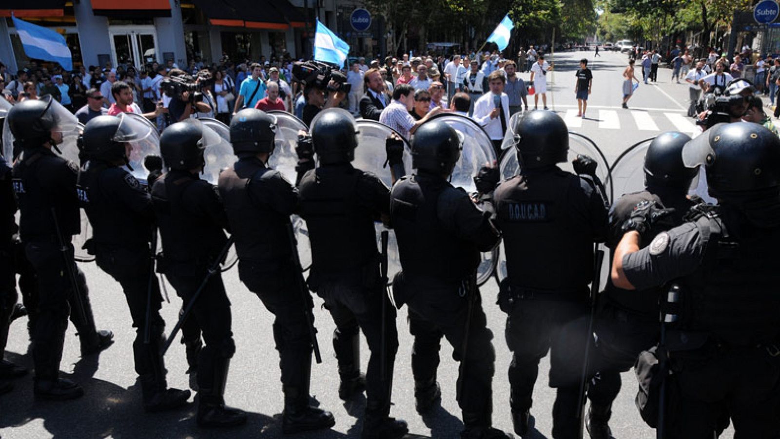 La Policía argentina carga contra veteranos de la Guerra de las Malvinas