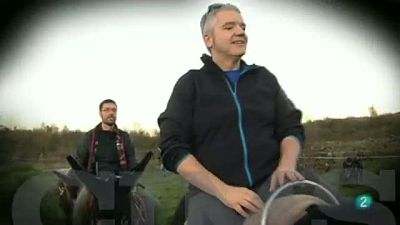 Màrius Serra puja a la Mare de Déu 