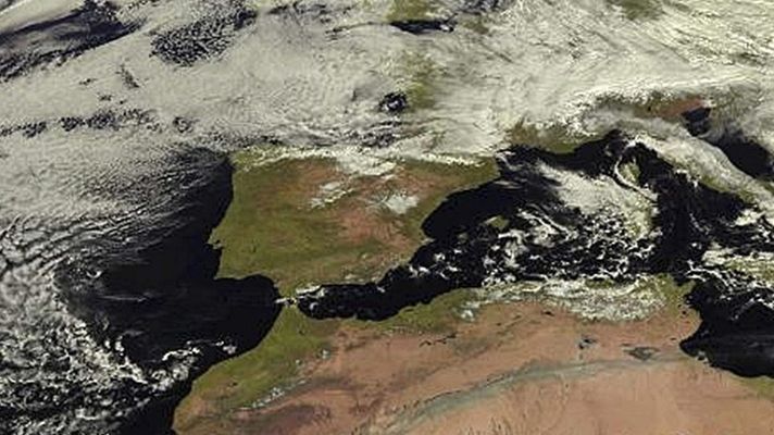 El tiempo - Cielos cubiertos en el norte peninsular y fuertes chubascos en Canarias