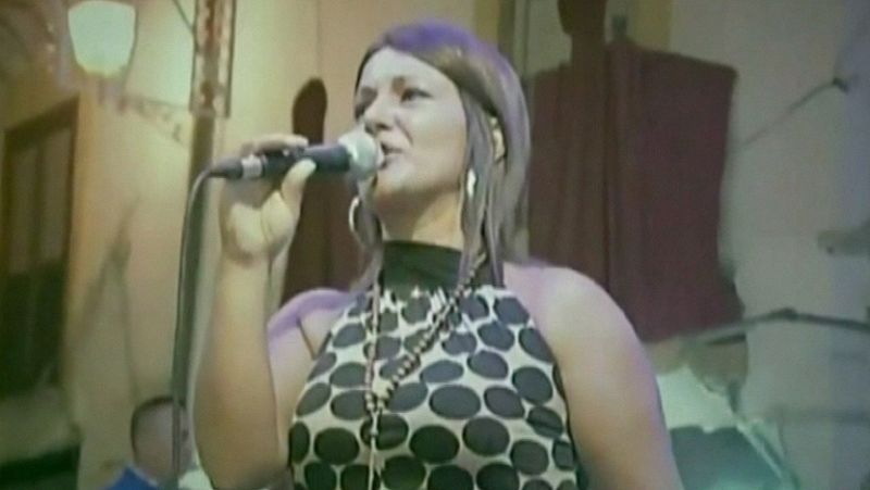 Les llaman neomelódicos y se han convertido en el fenómeno musical en Nápoles