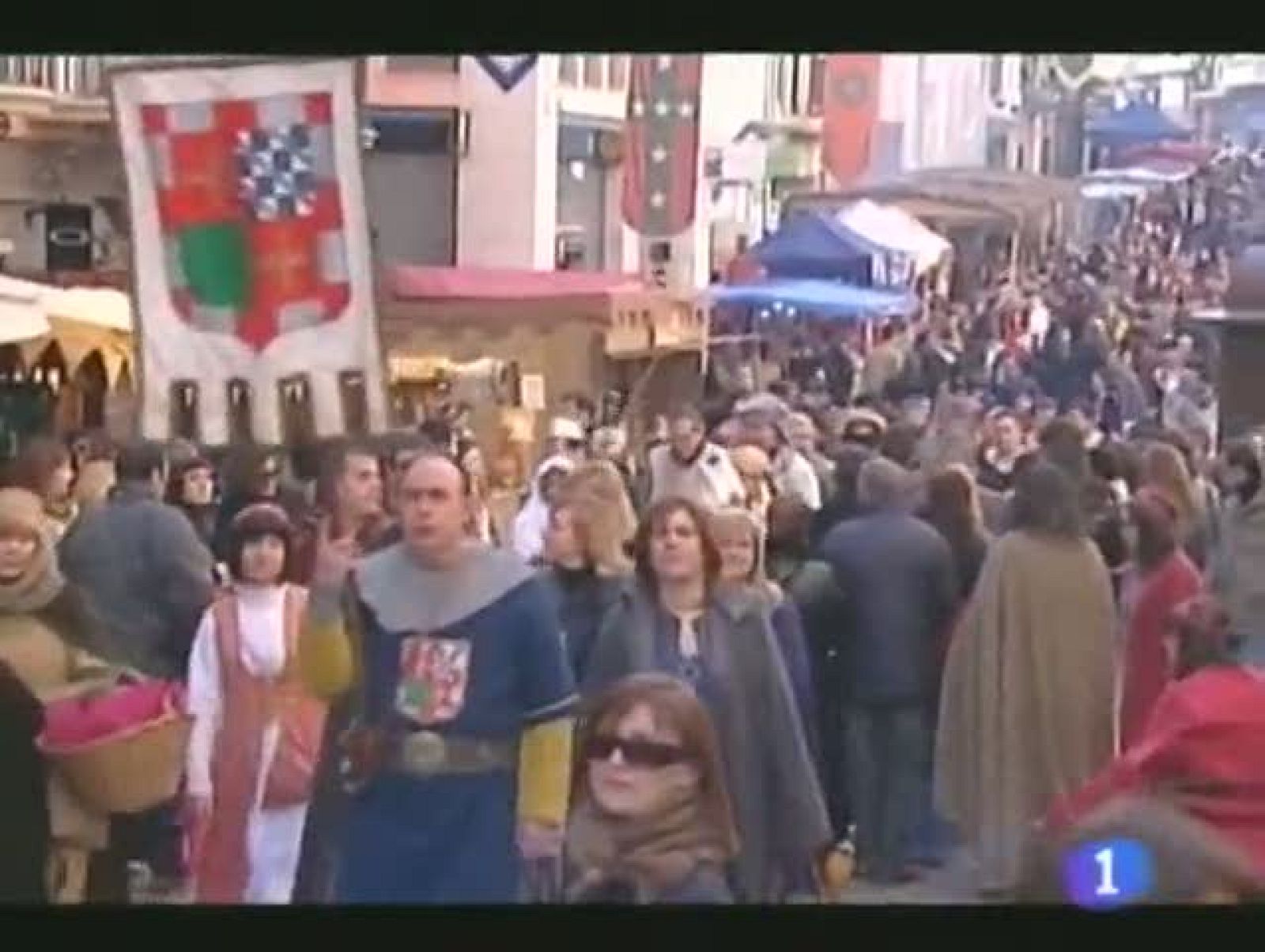 Teruel prepara la fiesta de Los Amantes.Fomento reclama a Europa la travesía central pirenaica.Puerto Venecia abrirá en octubre.