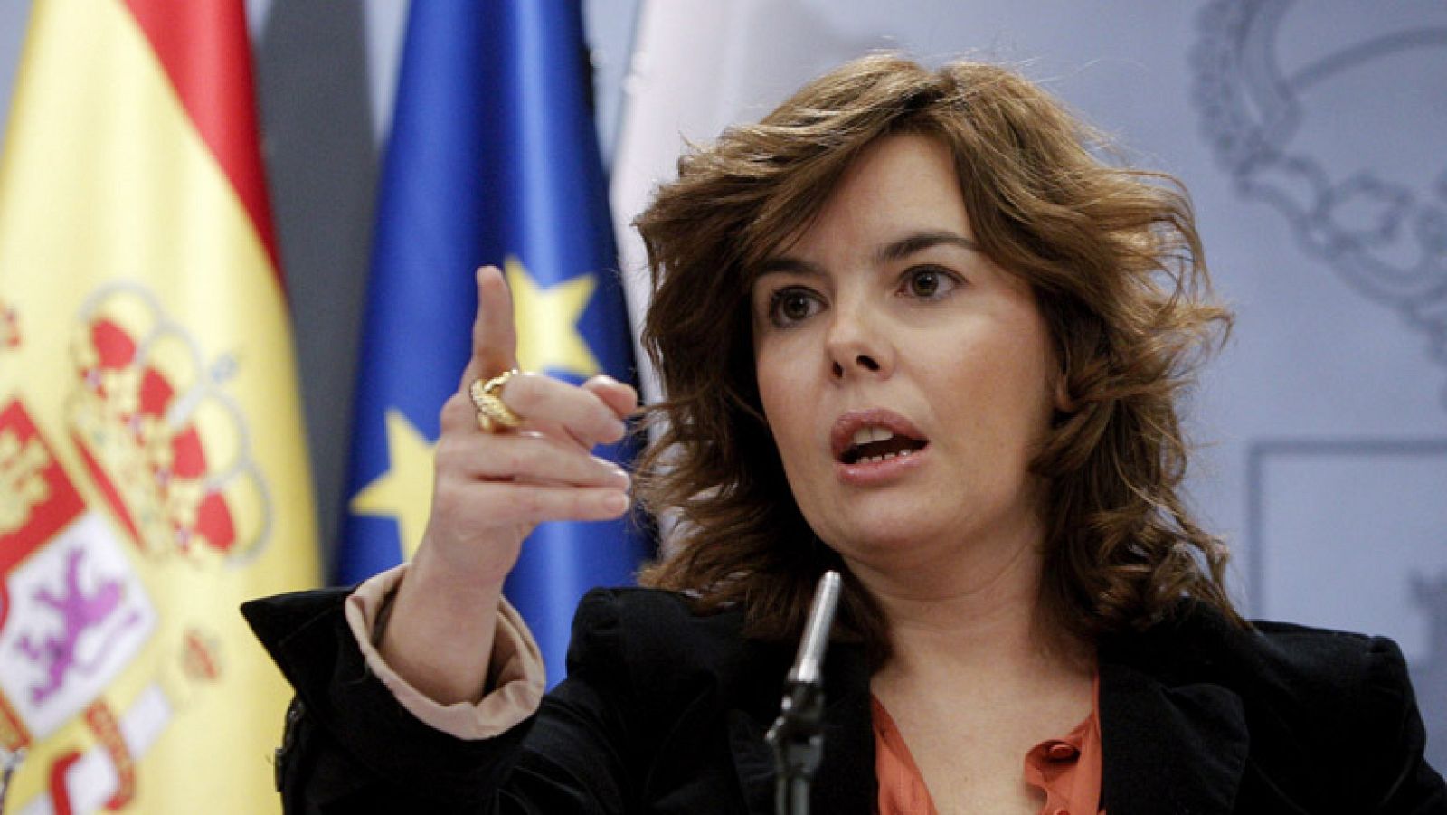 El Gobierno limita el sueldo base de los directivos de empresas públicas estatales | Ver