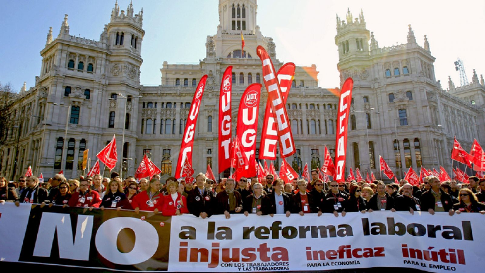 Telediario 1 en cuatro minutos - 19/02/12