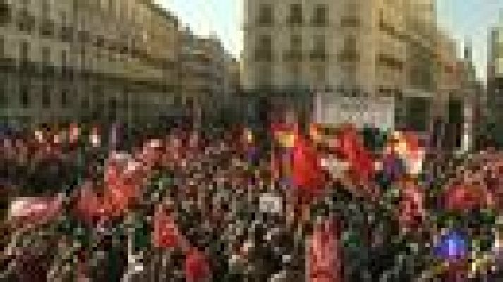 Telediario 1 - Telediario 2 en 4' - 19/02/12