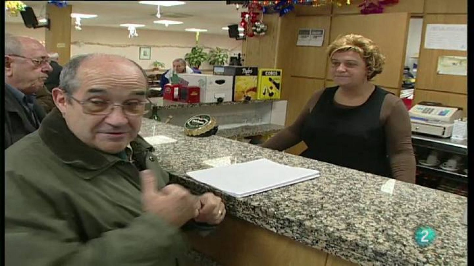 Historias de barrio - El escarabajo verde | Ver