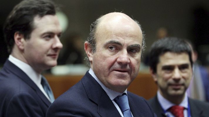 Telediario 1 - Grecia evita la quiebra