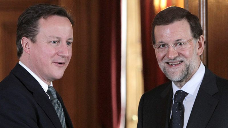 Mariano Rajoy y David Cameron repasan la crisis y la situación europea 