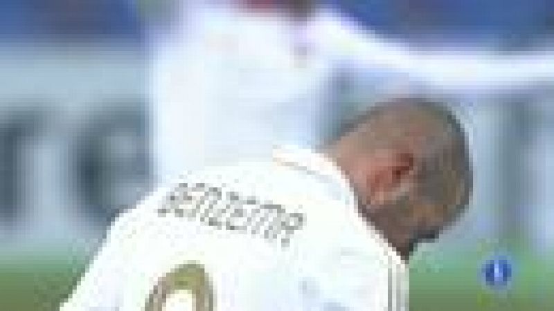 En el Real Madrid, el principal motivo de preocupación es el alcance de la lesión de Benzema. Muy inoportuna porque el francés estaba bien asentado como titular, en el mejor momento desde que llegó al Real Madrid. 