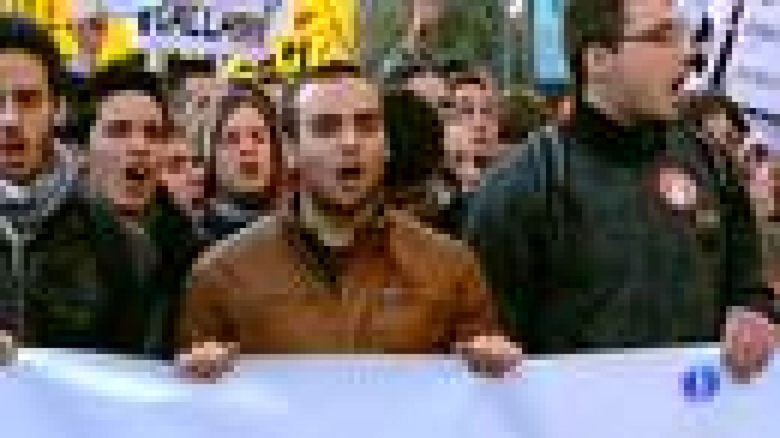 Telediario 1: Los estudiantes valencianos vuelven a manifestarse por los recortes en educación | RTVE Play